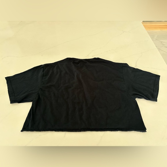 NEW FASHION NOVA CROPPED OVERSIZED TEE SIZE SMALL - Picture 3 of 3